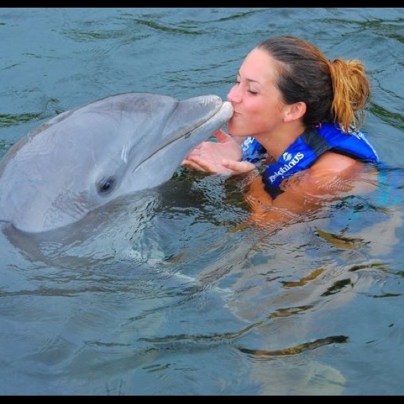 Meet your Posher, Brooke - Picture 5 of 6